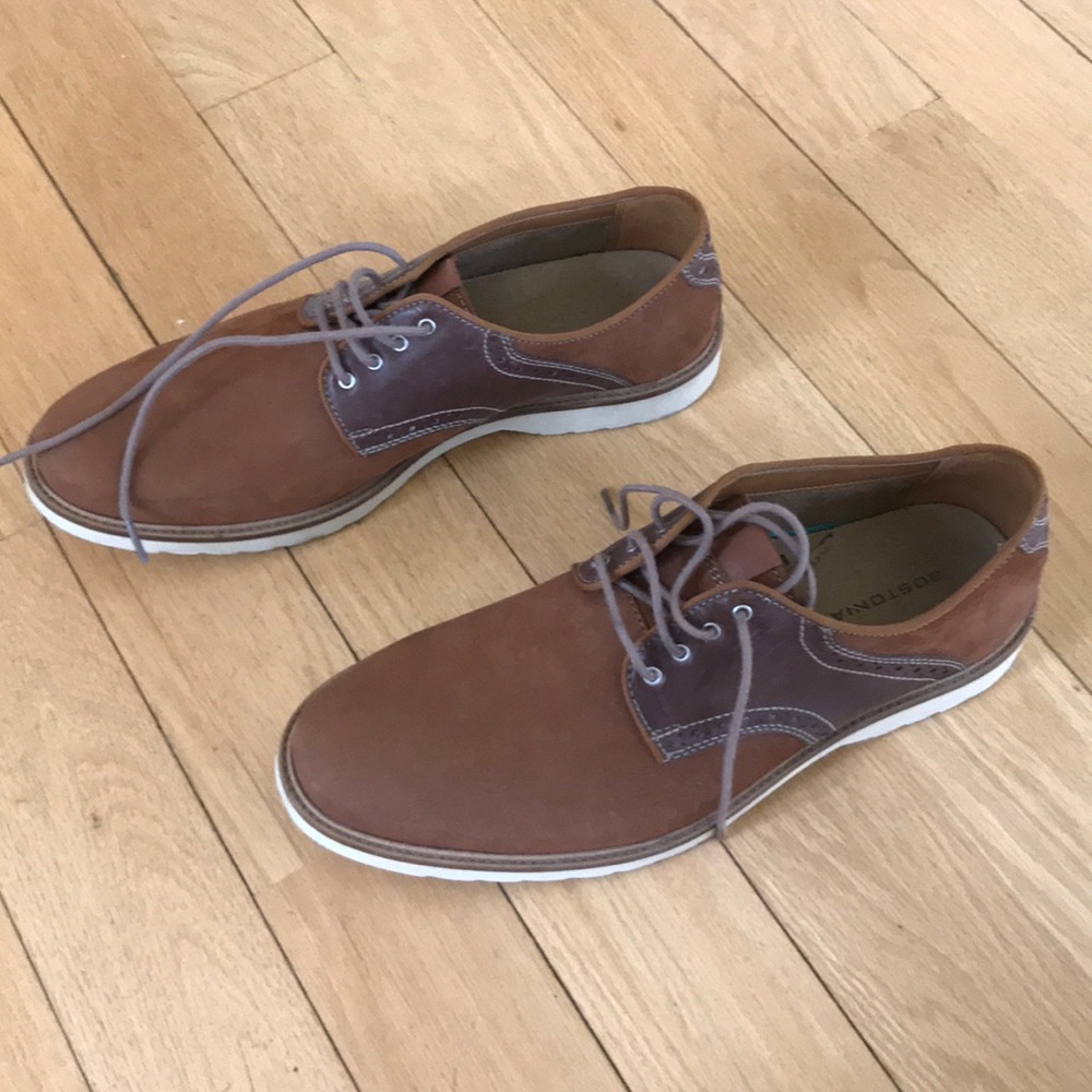 Tan Oxford Bostonian Saddle Shoes never worn